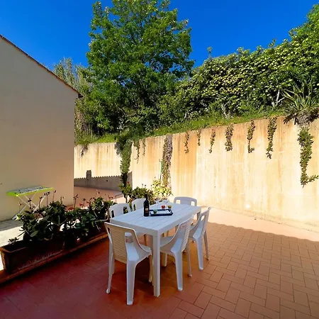Villini Del Volterraio